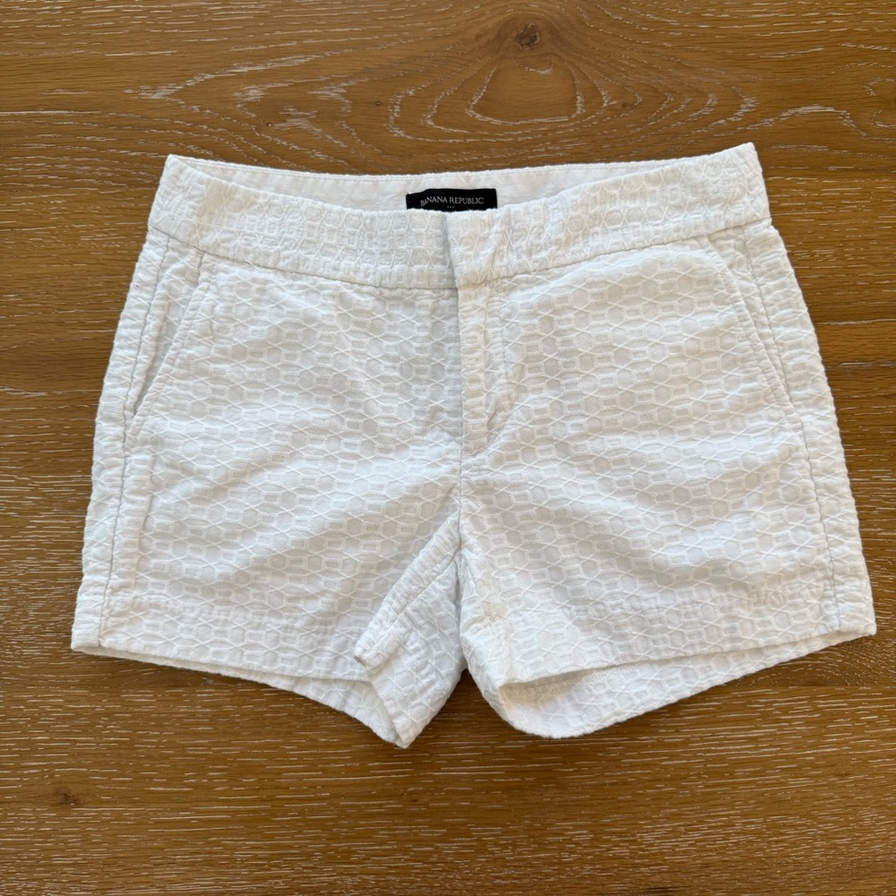 Banana Republic White Shorts Cotton Tailored size 0